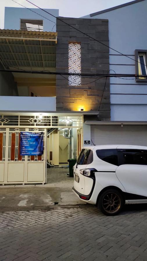 Oyo 91209 Arjuna Residence Syariah Sby Сурабая Екстериор снимка
