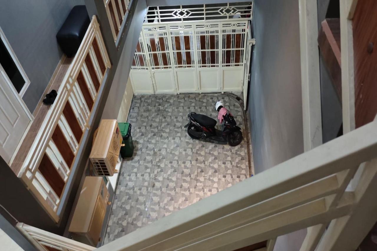 Oyo 91209 Arjuna Residence Syariah Sby Сурабая Екстериор снимка