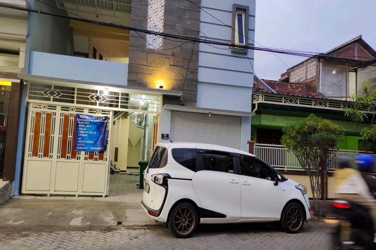 Oyo 91209 Arjuna Residence Syariah Sby Сурабая Екстериор снимка